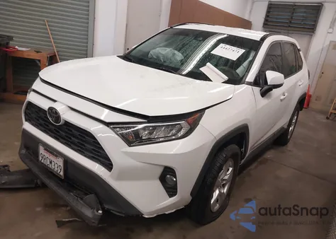 2020 Toyota Rav4 Xle z USA, uszkodzony, nr VIN 2T3P1RFV9LW125498
